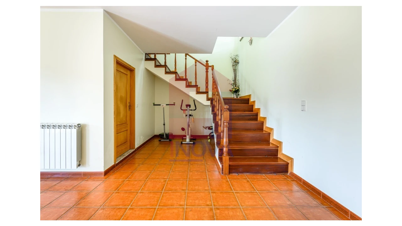 Moradia T4 para Venda em Vila Verde e Barbudo Foto 16