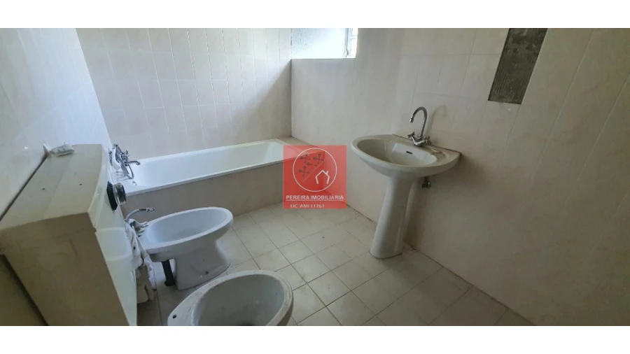 Quinta T4 para Venda em Vila Marim Foto 10