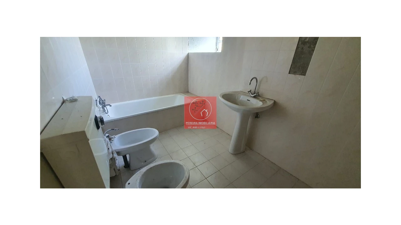 Quinta T4 para Venda em Vila Marim Foto 10