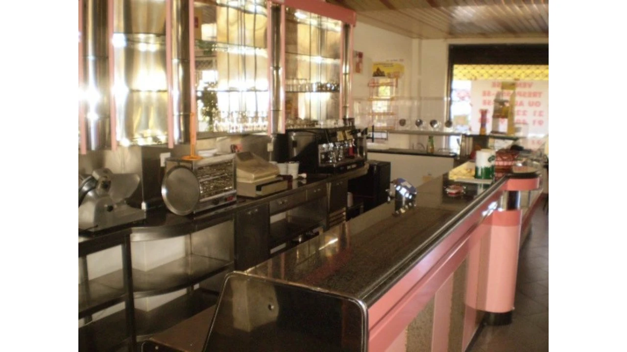 Loja para Venda em Seixal, Arrentela e Aldeia de Paio Pires Foto 3