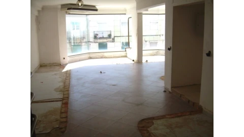 Loja para Venda em Almada, Cova da Piedade, Pragal e Cacilhas