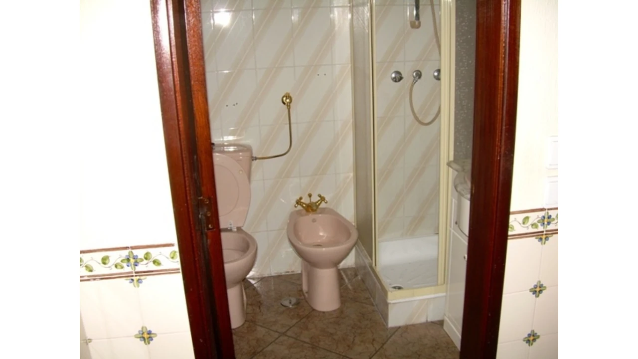 Loja para Venda em Almada, Cova da Piedade, Pragal e Cacilhas Foto 6