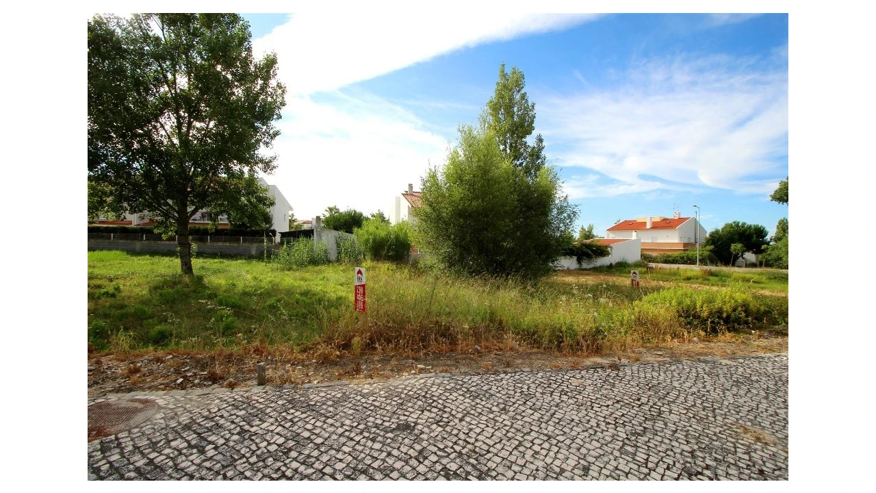 Terreno para Venda em Sebal e Belide Foto 1