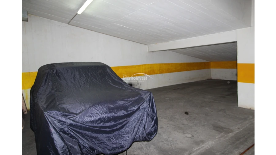 Garagem para Venda em Antas e Abade de Vermoim Foto 2