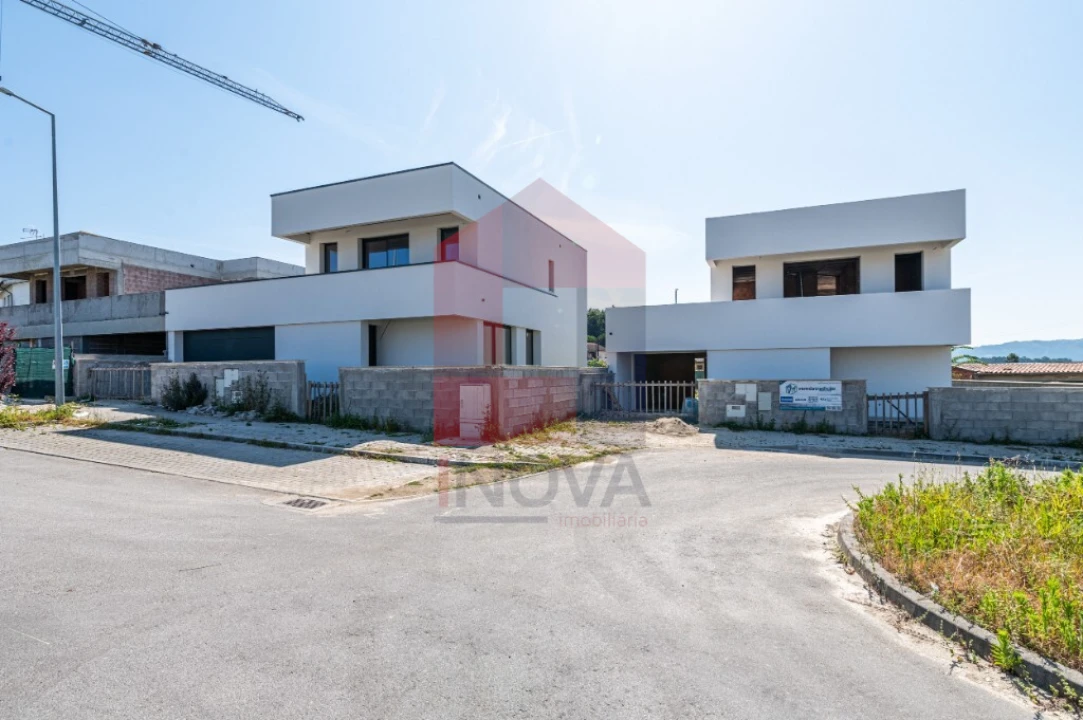 Moradia T3 para Venda em Vila Verde e Barbudo Foto 5