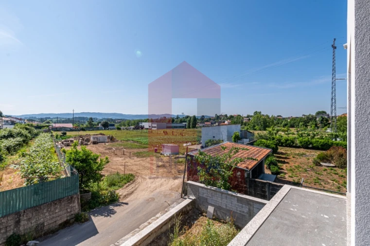 Moradia T3 para Venda em Vila Verde e Barbudo Foto 14