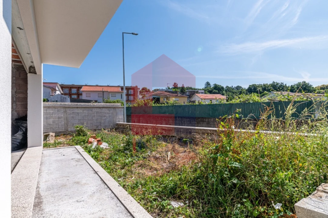 Moradia T3 para Venda em Vila Verde e Barbudo Foto 9