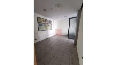 Loja para Venda em Subportela, Deocriste e Portela Susã