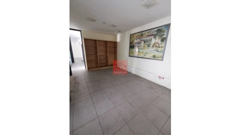 Loja para Venda em Subportela, Deocriste e Portela Susã