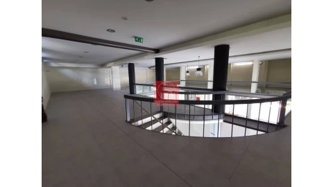 Loja para Venda em Subportela, Deocriste e Portela Susã