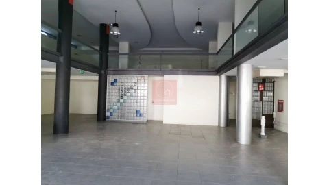 Loja para Venda em Subportela, Deocriste e Portela Susã