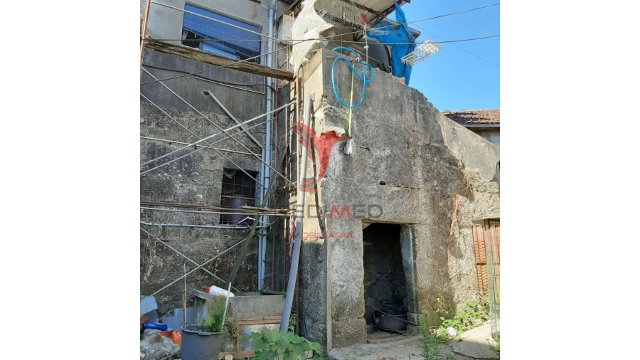 Quinta T4 para Venda em Frazão Arreigada Foto 9