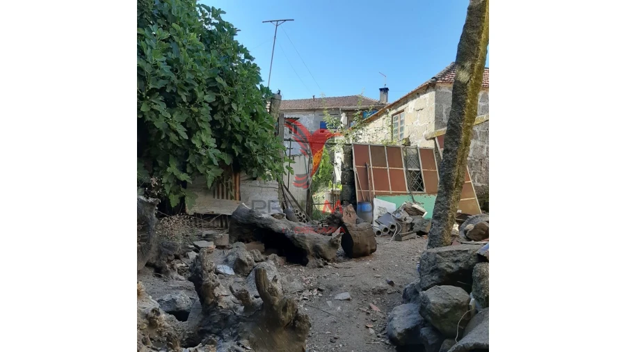 Quinta T4 para Venda em Frazão Arreigada Foto 12