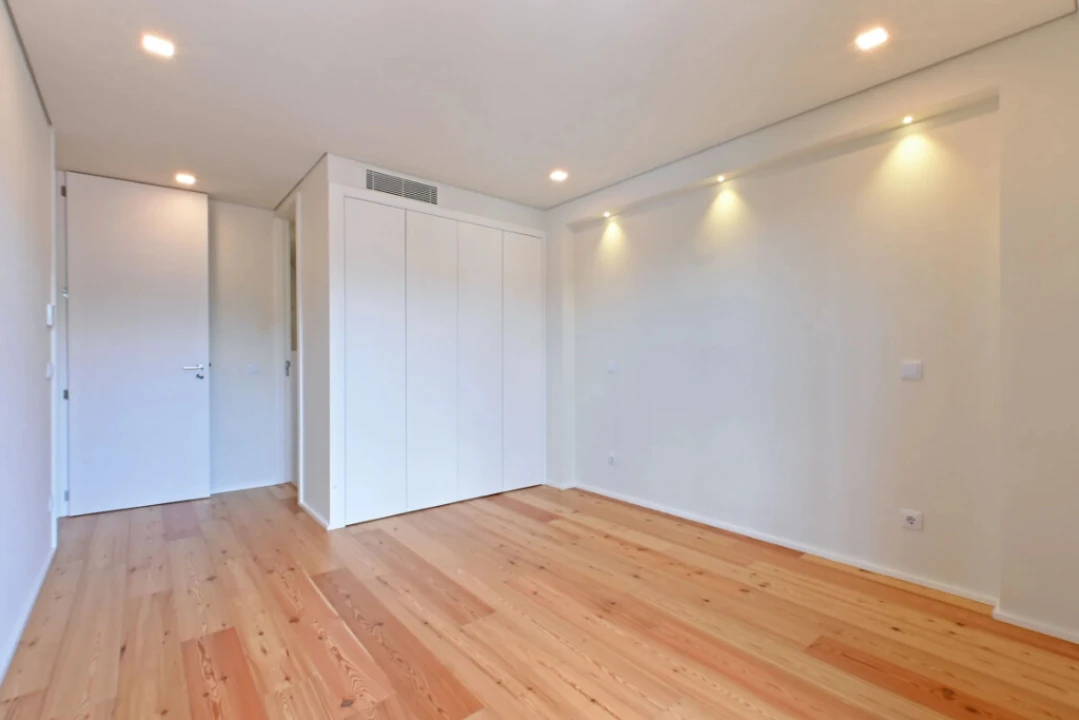 Apartamento T2 para Venda em Creixomil Foto 3