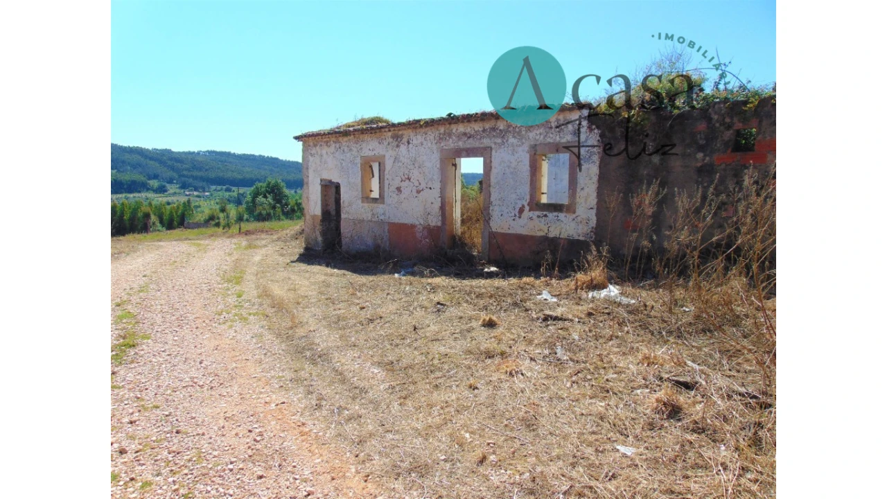 Moradia T2 para Venda em Nossa Senhora do Pranto Foto 1