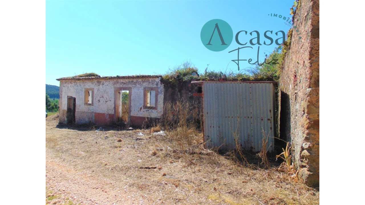 Moradia T2 para Venda em Nossa Senhora do Pranto Foto 3