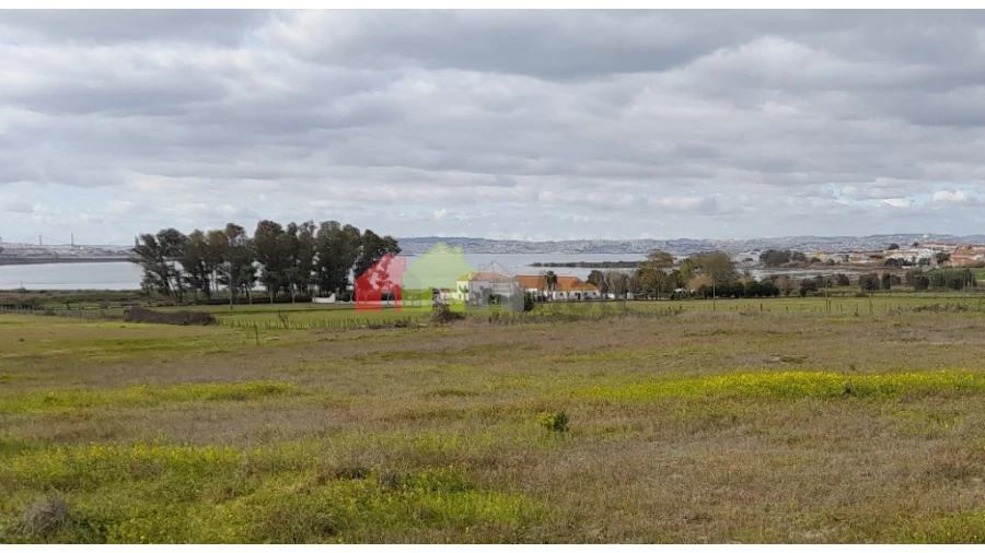 Terreno para Venda em Gaio-Rosário e Sarilhos Pequenos Foto 1