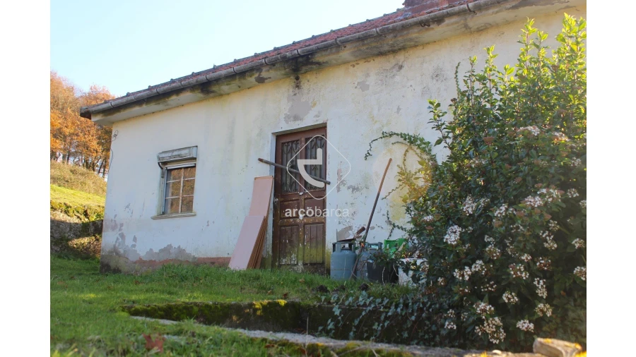 Moradia T2 para Venda em Vascões Foto 9