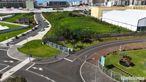 Terreno para Venda em Ponta Delgada (São Pedro)