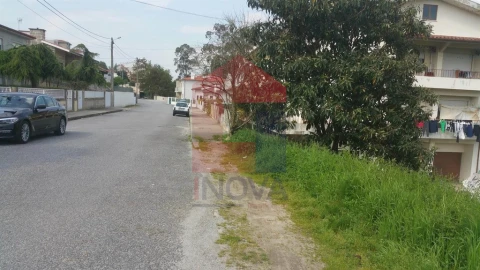 Terreno para Venda em Vila Verde e Barbudo