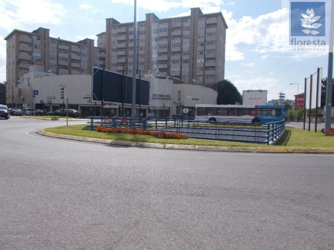 Loja para Venda em Braga (Maximinos, Sé e Cividade) Foto 3