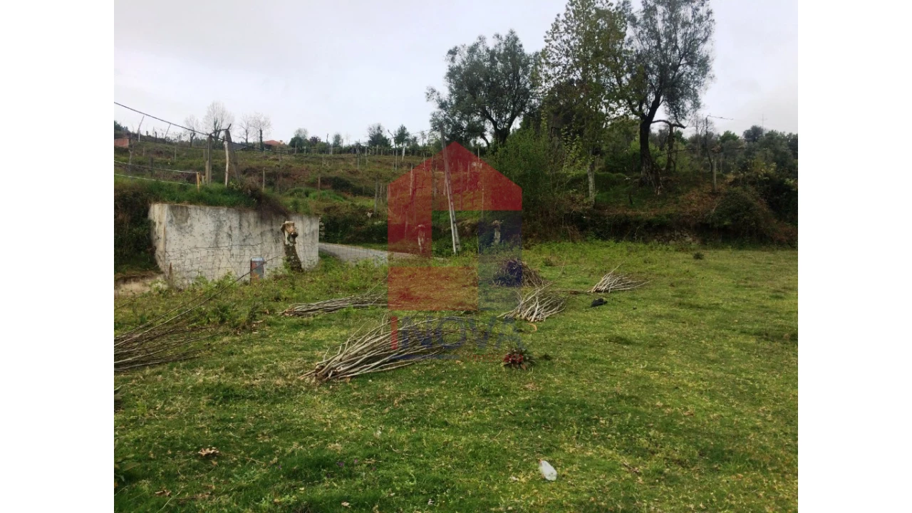 Terreno para Venda em Dossãos Foto 3