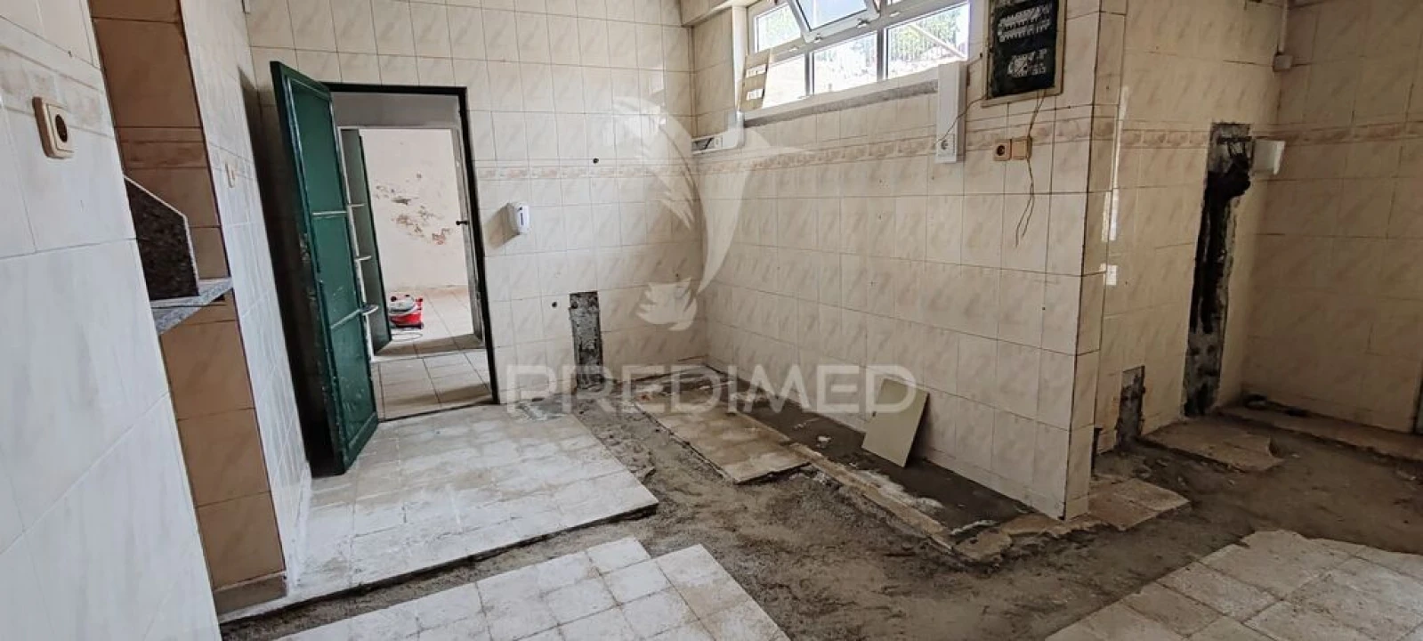 Prédio para Venda em São Pedro e Santa Maria e Vila Boa do Mondego Foto 9