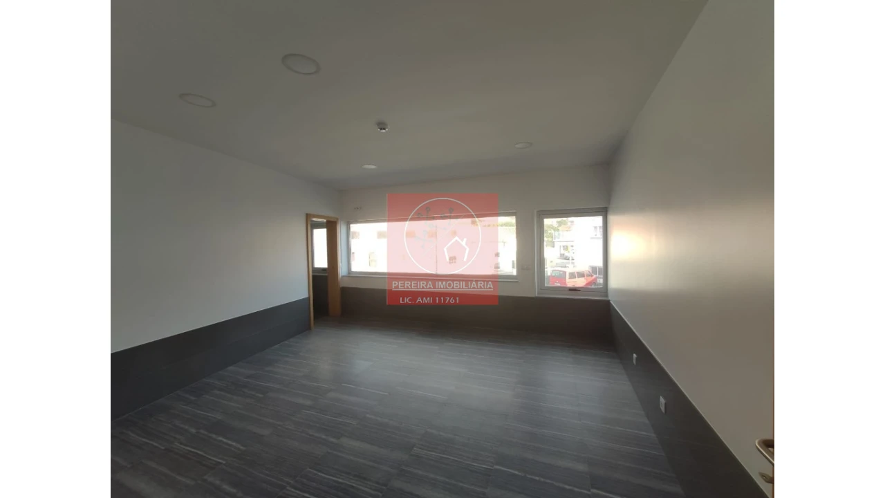 Escritório para Arrendamento em Castelo do Neiva Foto 9