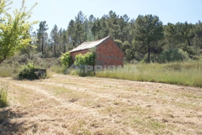 Terreno para Venda em Freixial e Juncal do Campo