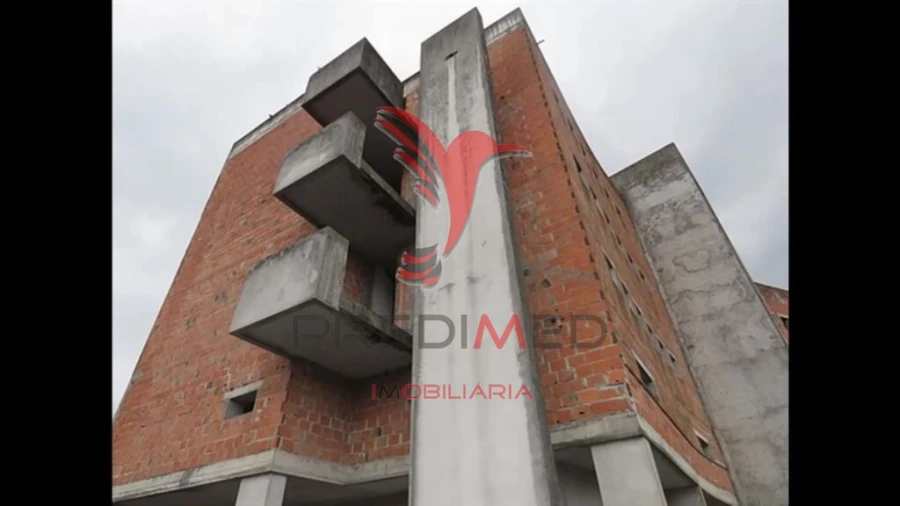 Prédio para Venda em Alpendorada, Várzea e Torrão Foto 3