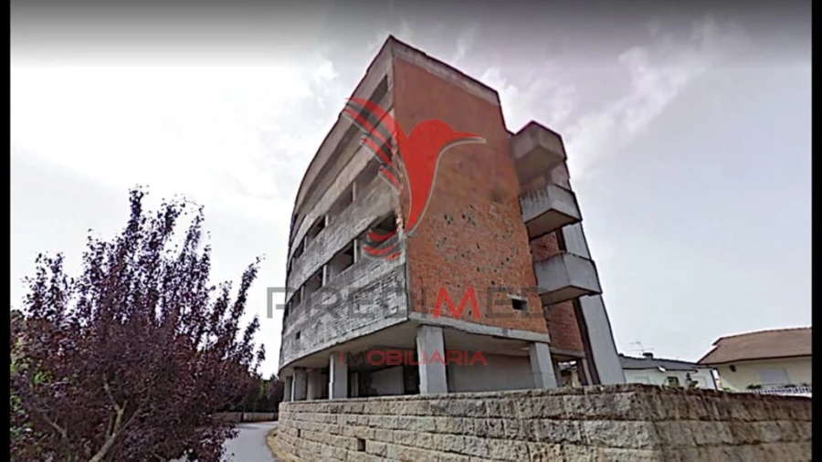 Prédio para Venda em Alpendorada, Várzea e Torrão Foto 6