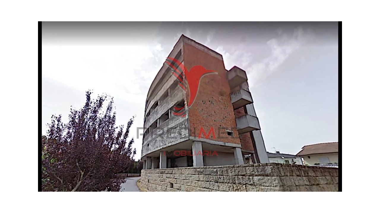 Prédio para Venda em Alpendorada, Várzea e Torrão Foto 6