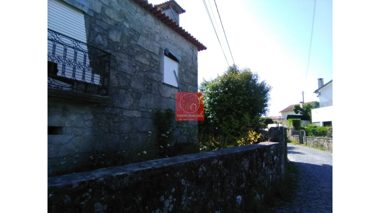 Moradia T3 para Venda em Forjães Foto 3