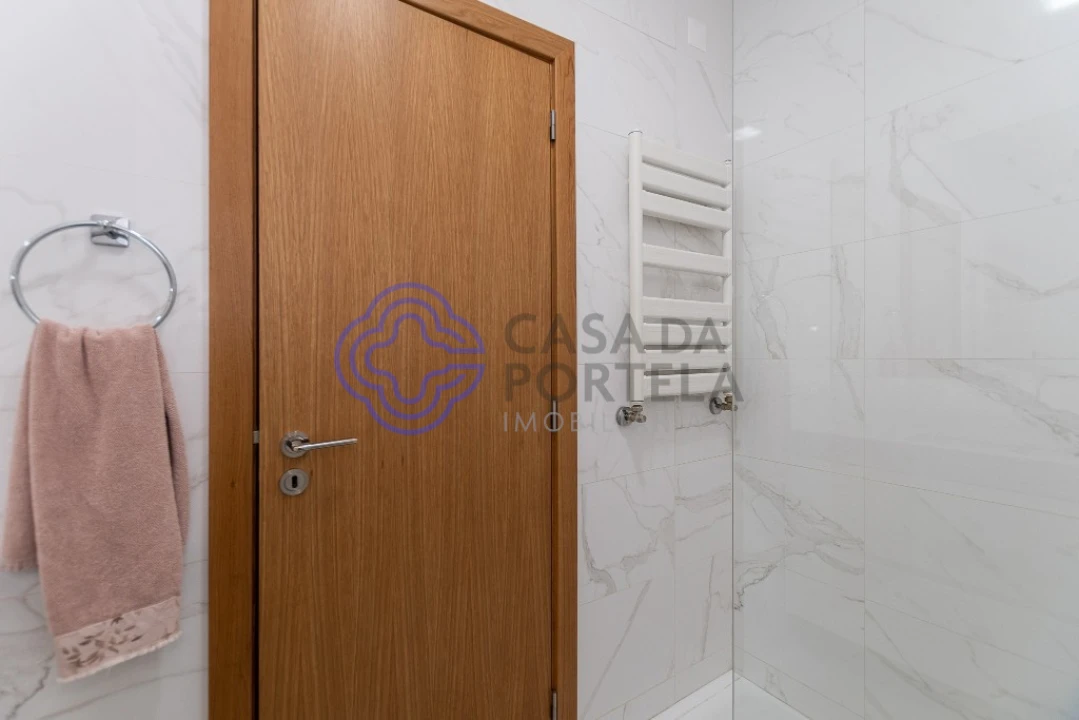 Apartamento T4 para Venda em Espinho Foto 26