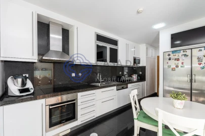 Apartamento T4 para Venda em Espinho