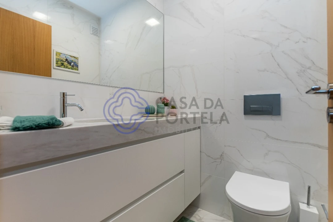 Apartamento T4 para Venda em Espinho Foto 19