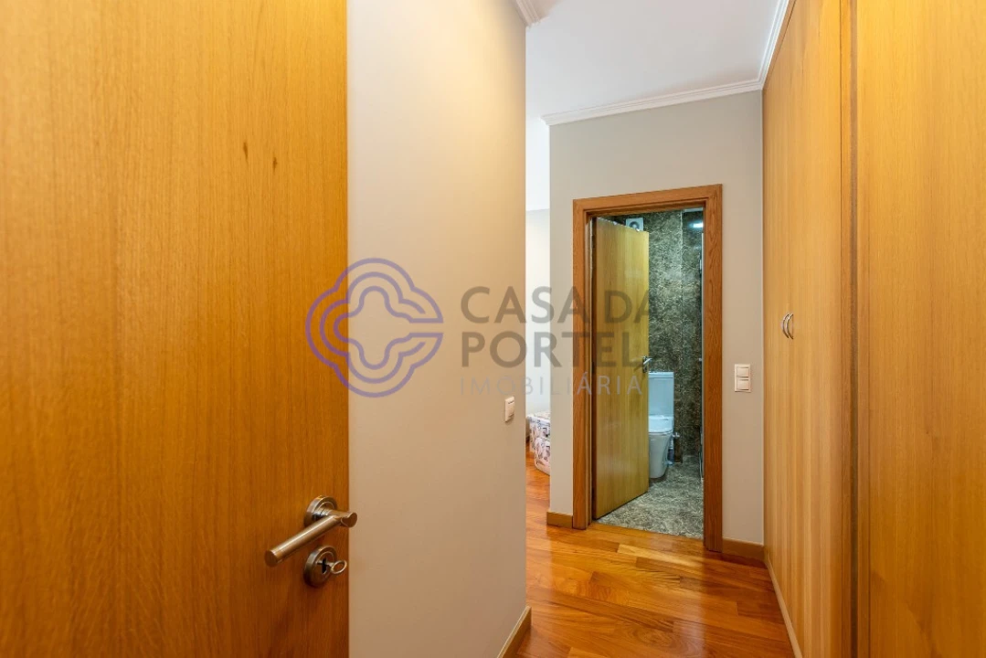 Apartamento T4 para Venda em Espinho Foto 27