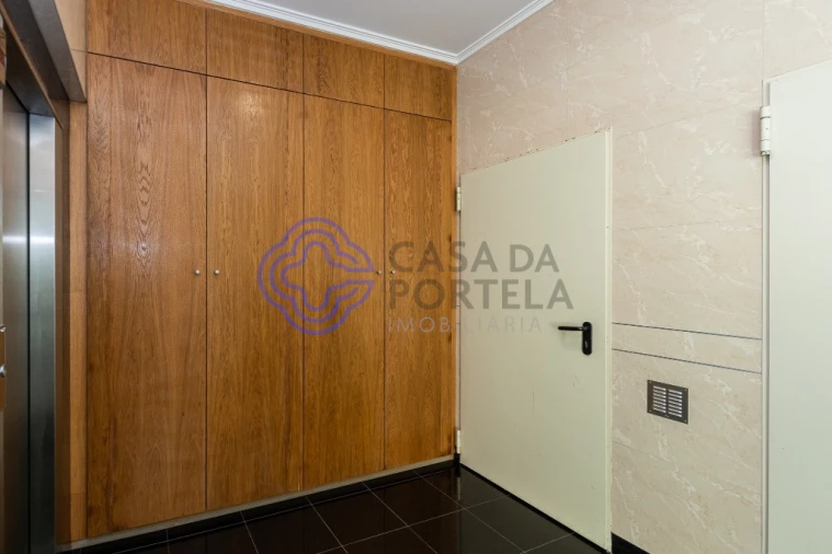 Apartamento T4 para Venda em Espinho Foto 36