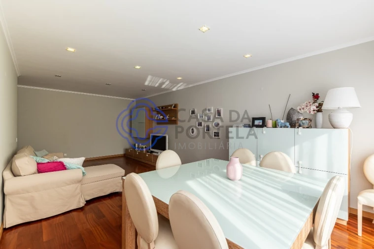 Apartamento T4 para Venda em Espinho Foto 8