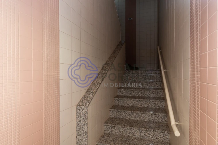 Apartamento T4 para Venda em Espinho Foto 37