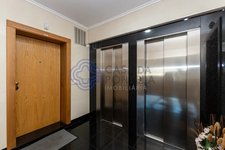 Apartamento T4 para Venda em Espinho Foto 34