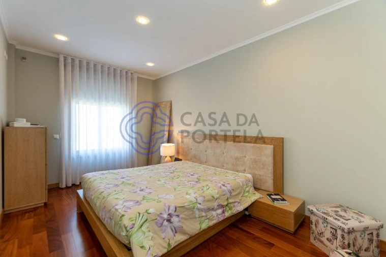 Apartamento T4 para Venda em Espinho Foto 30