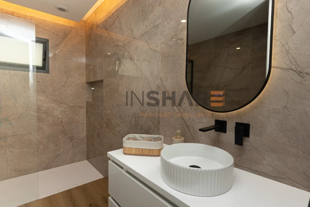 Moradia T4 para Venda em Escariz (São Mamede) e Escariz (São Martinho) Foto 31