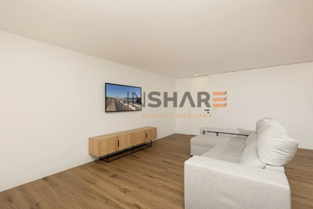 Moradia T4 para Venda em Escariz (São Mamede) e Escariz (São Martinho) Foto 24