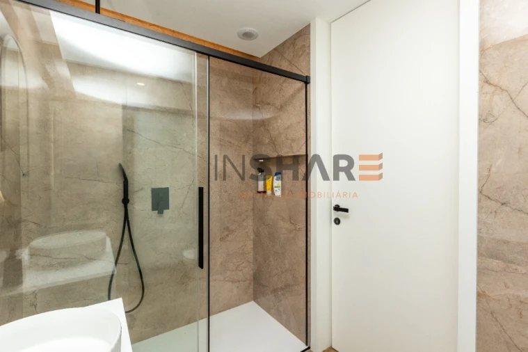 Moradia T4 para Venda em Escariz (São Mamede) e Escariz (São Martinho) Foto 38