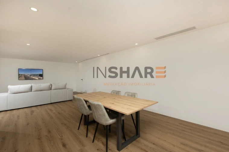 Moradia T4 para Venda em Escariz (São Mamede) e Escariz (São Martinho) Foto 21