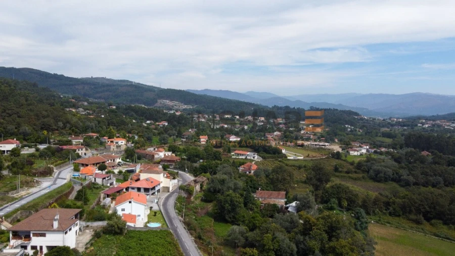 Moradia T4 para Venda em Escariz (São Mamede) e Escariz (São Martinho) Foto 44