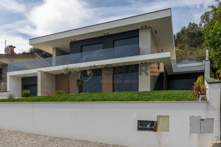 Moradia T4 para Venda em Escariz (São Mamede) e Escariz (São Martinho) Foto 2