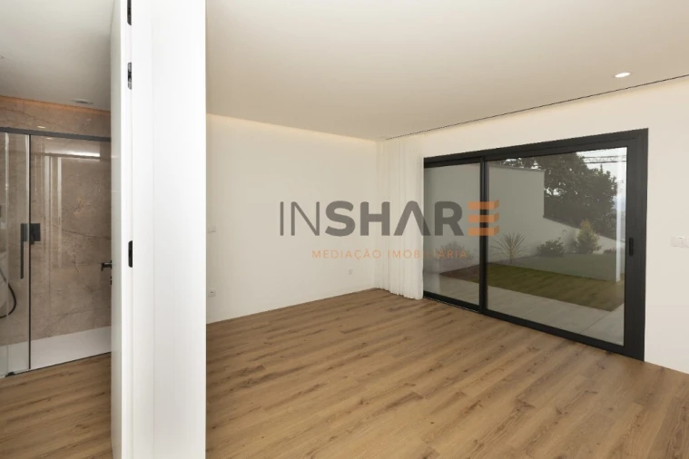 Moradia T4 para Venda em Escariz (São Mamede) e Escariz (São Martinho) Foto 27