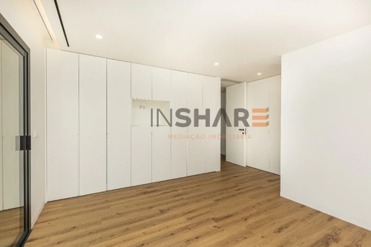 Moradia T4 para Venda em Escariz (São Mamede) e Escariz (São Martinho) Foto 30